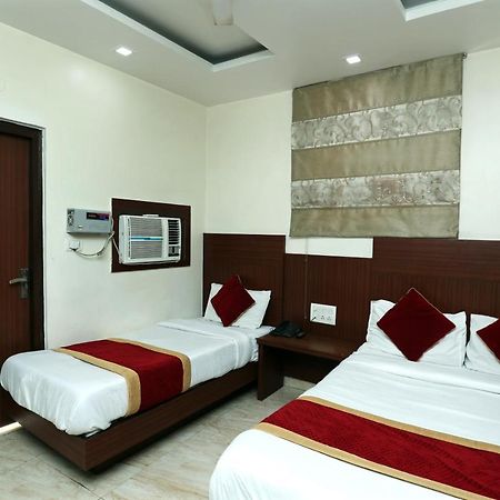 Hotel Toto International Dx Нью-Дели Экстерьер фото