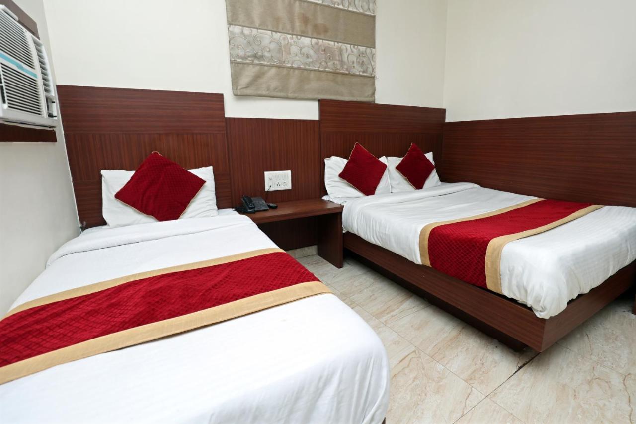 Hotel Toto International Dx Нью-Дели Экстерьер фото