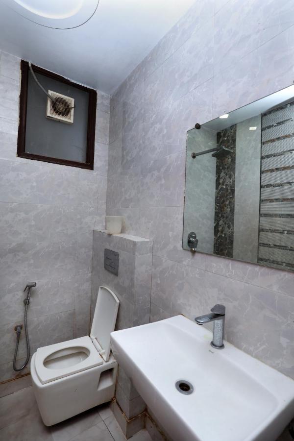 Hotel Toto International Dx Нью-Дели Экстерьер фото