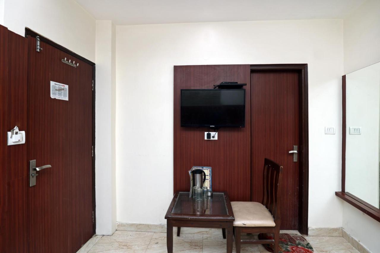 Hotel Toto International Dx Нью-Дели Экстерьер фото